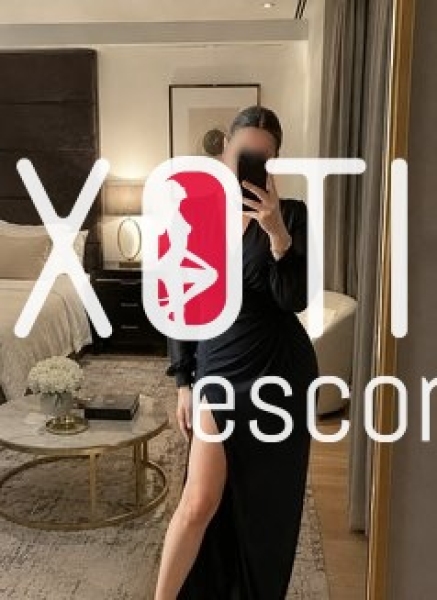 Khloé Roy — 2