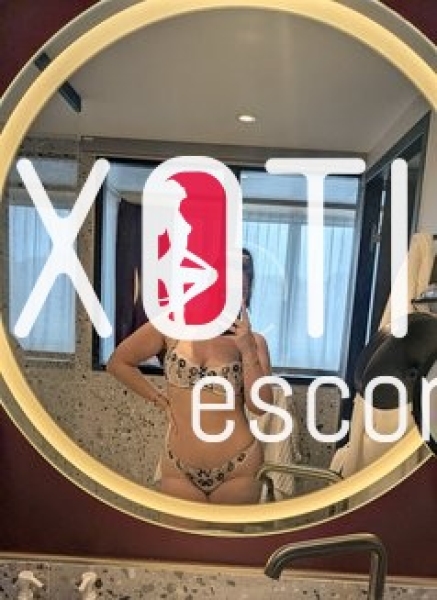 Khloé Roy — 6
