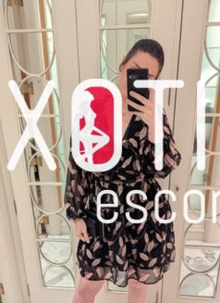 Khloé Roy — 8